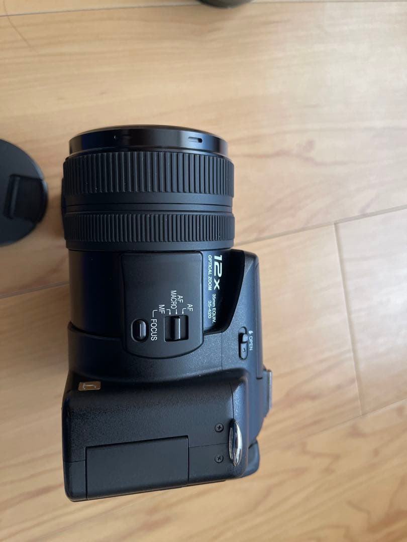 aki Panasonic LUMIX FZ50本体