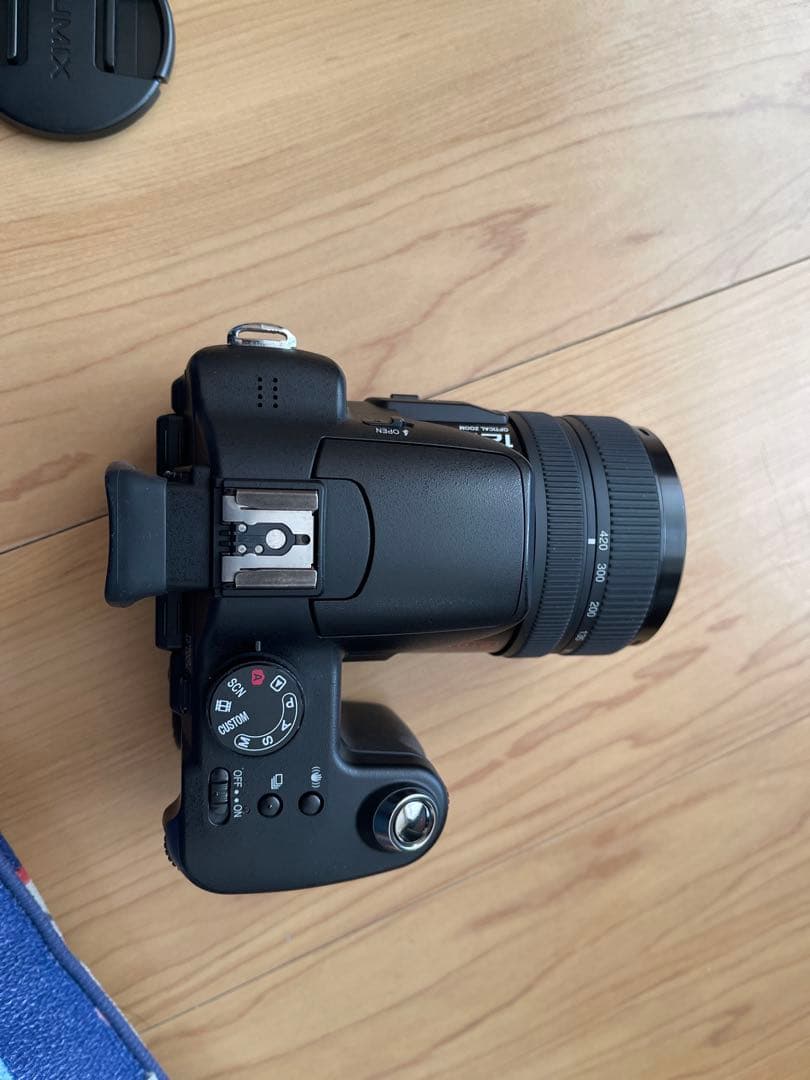 aki Panasonic LUMIX FZ50本体
