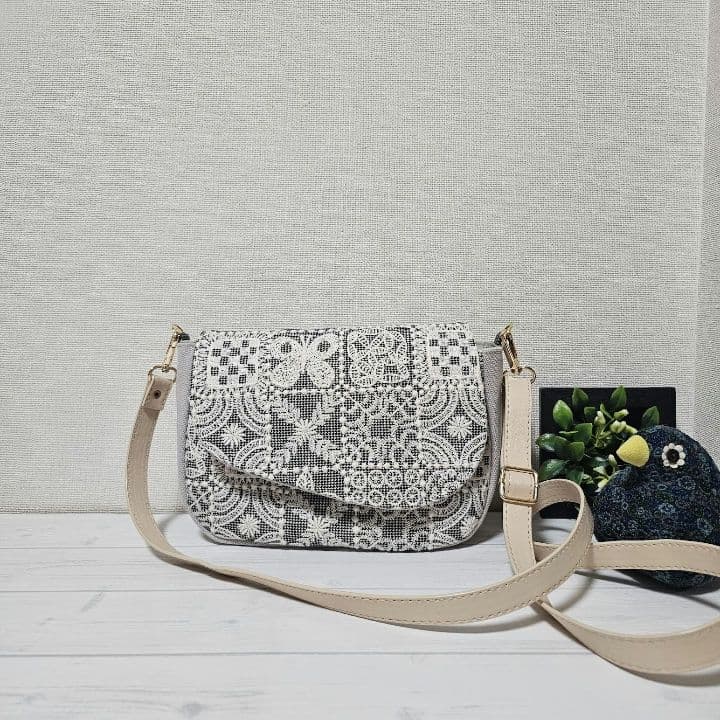 f.ニュールポシェット ショルダーバッグ ミナペルホネン フォレストタイル