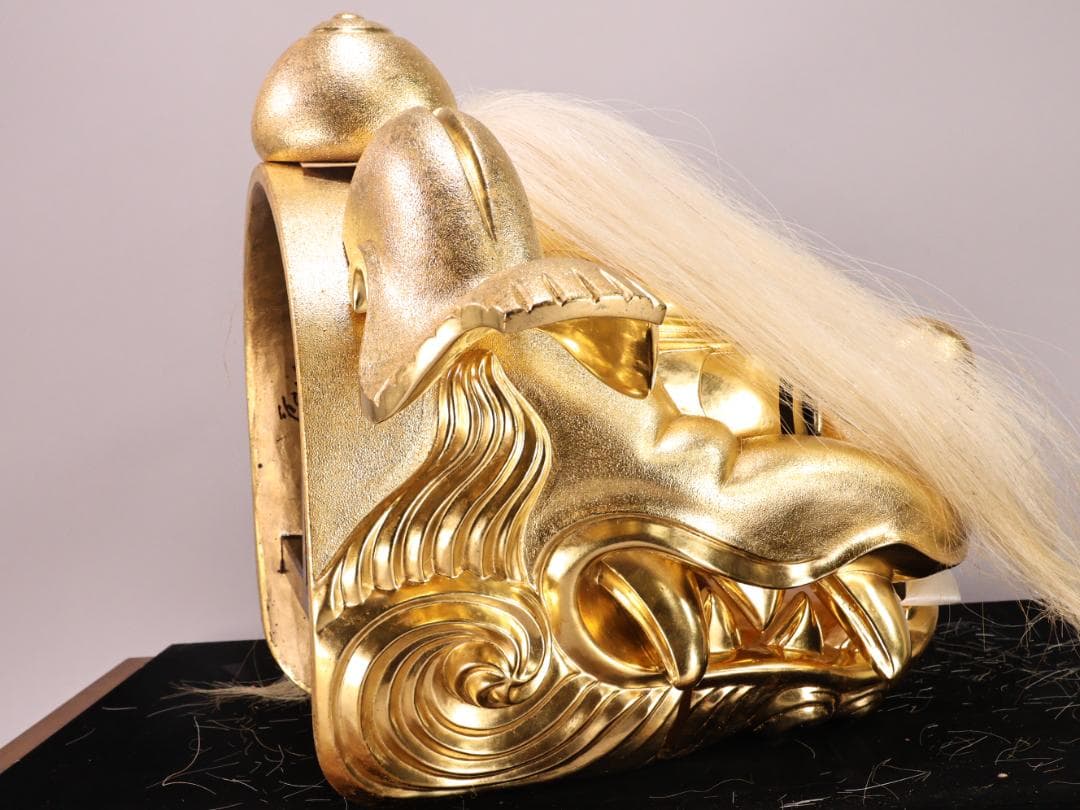 BK193　井波彫刻　名工　横山白汀　晩年作　「 金獅子 」　木彫　高さ34㎝