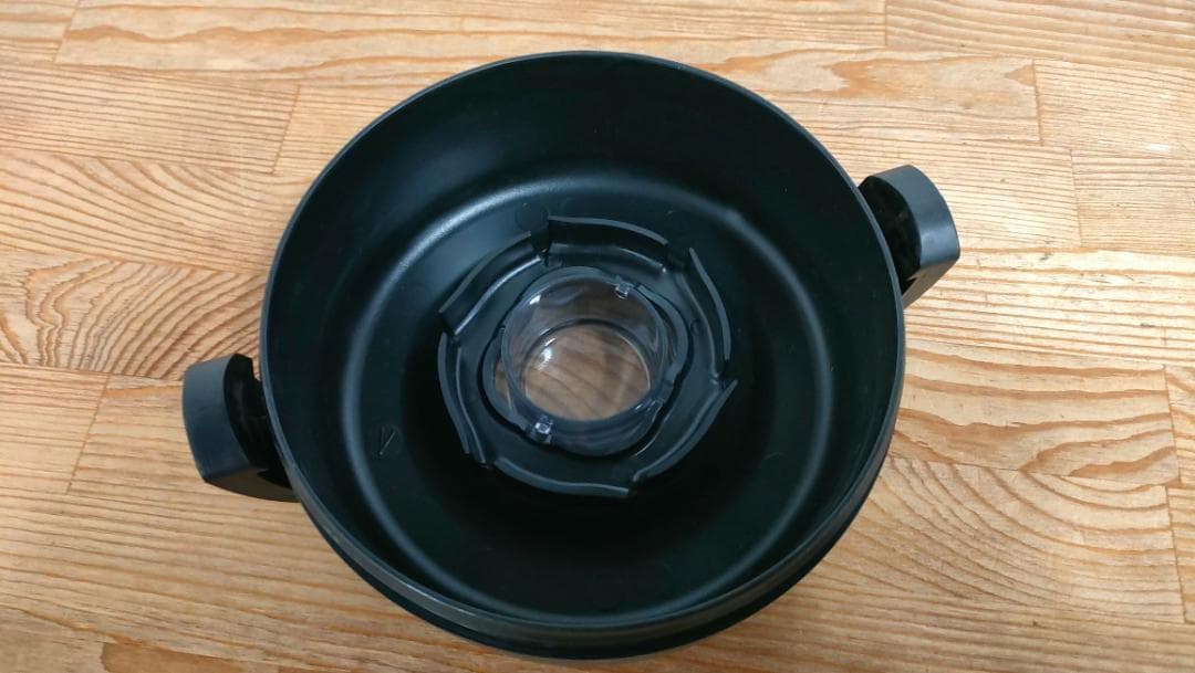 【目立った傷や汚れなし】バイタミックス E520　保証書あり　1648