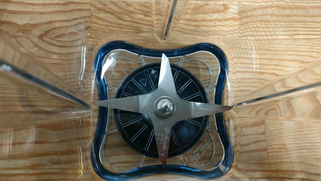 【目立った傷や汚れなし】バイタミックス E520　保証書あり　1648