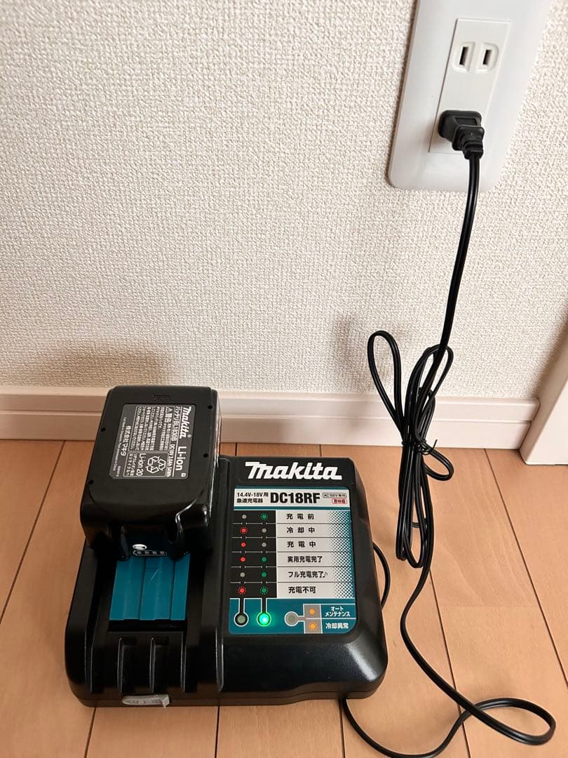 マキタ　掃除機　18v CL282FD