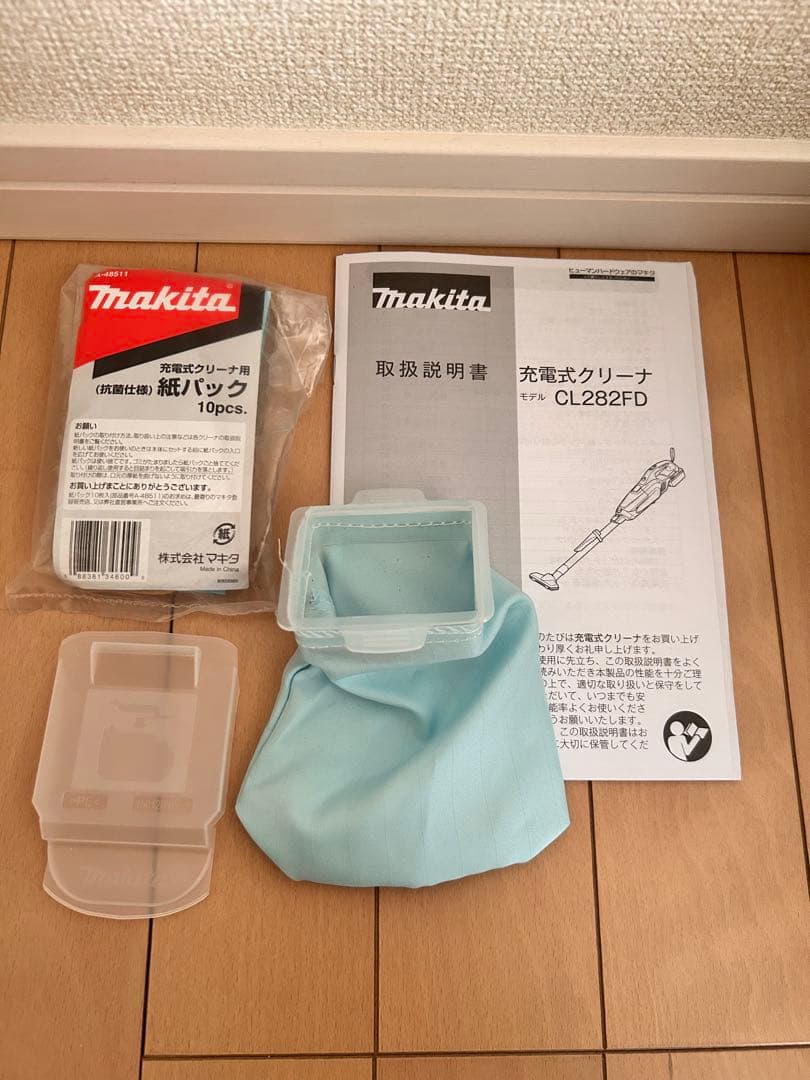 マキタ　掃除機　18v CL282FD