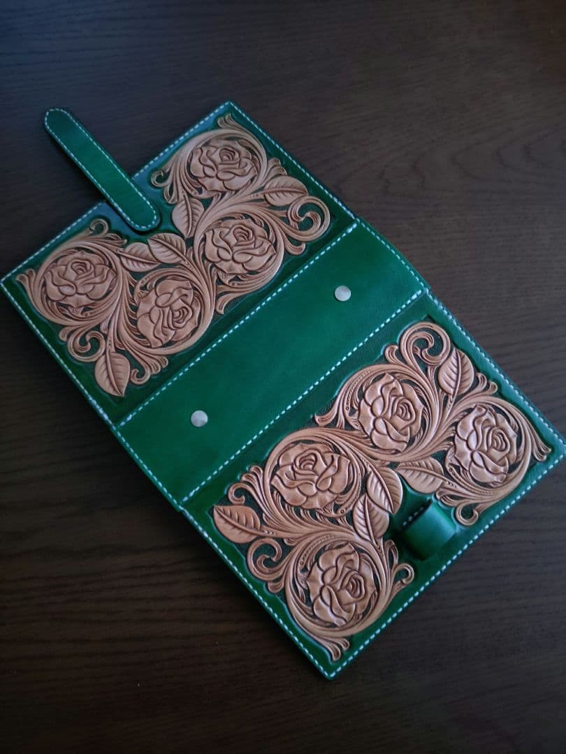 薔薇のシステム手帳　レザーカービング　バイブルサイズ　エメラルドグリーン