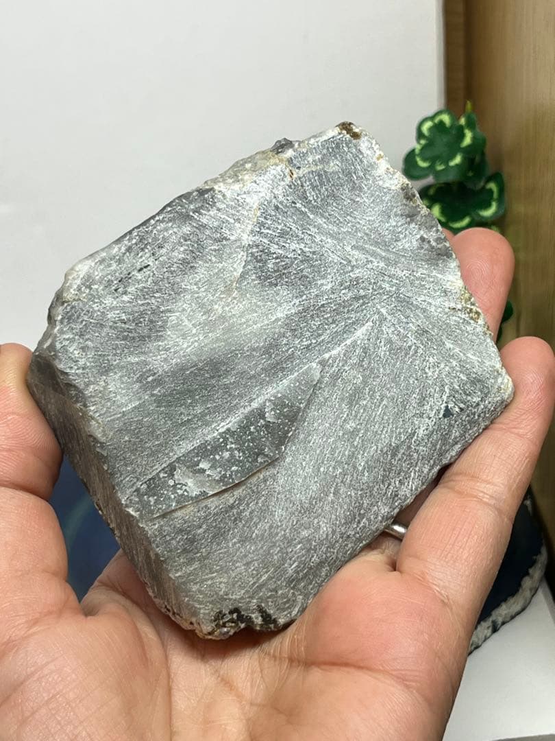 天然石　ロードクロサイト　フローライト　パイライト共生原石　約338g⭐️2130