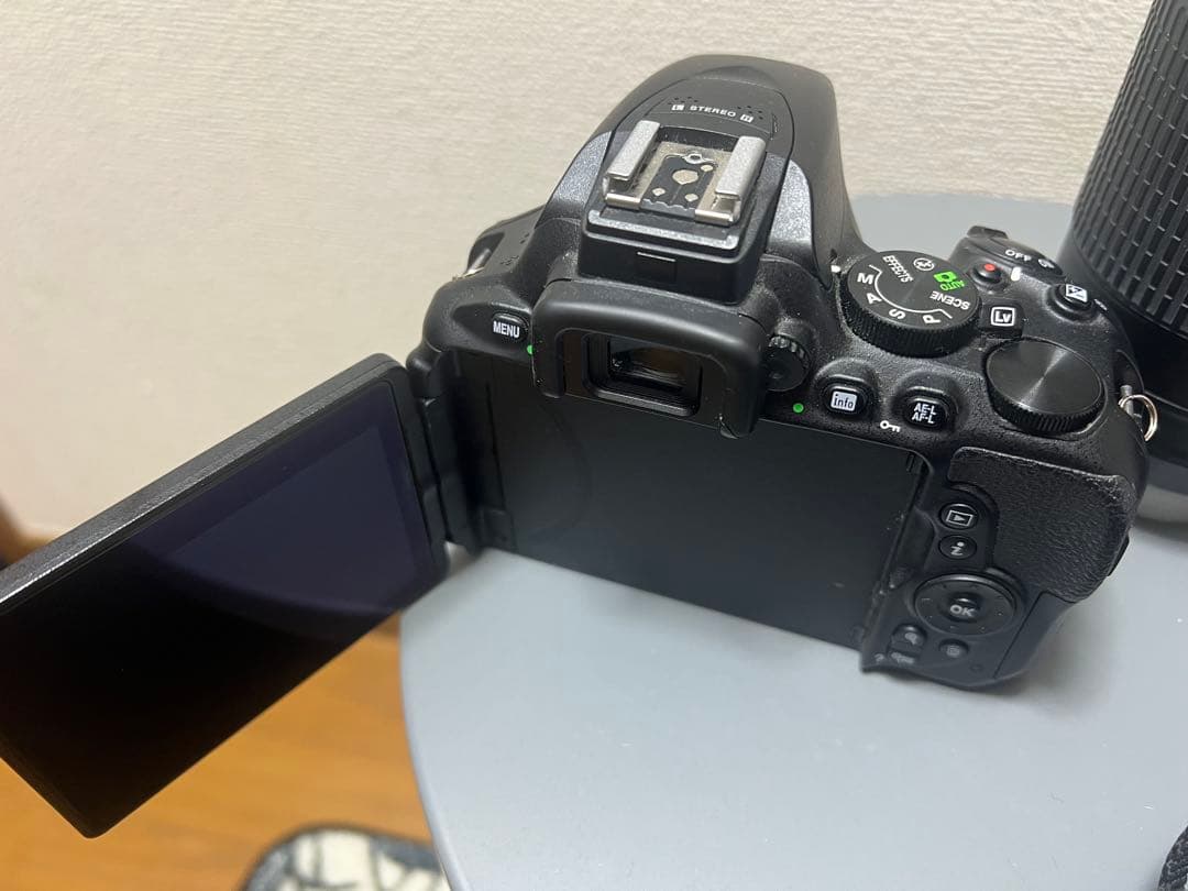 Nikon D5600 デジタル一眼レフカメラ　ダブルズームキット