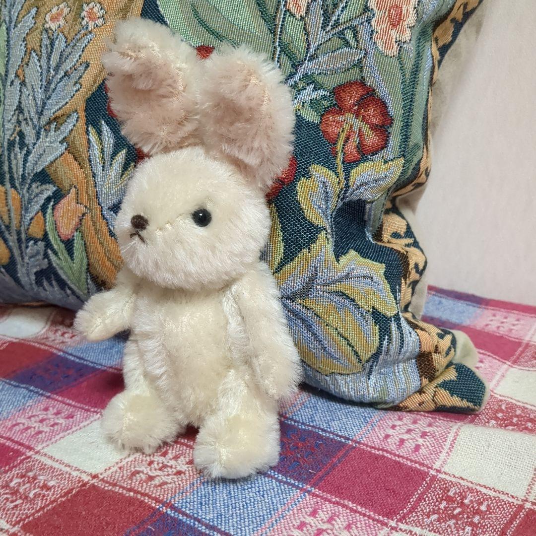 うさぎ人形　うさぎ柄のクッション