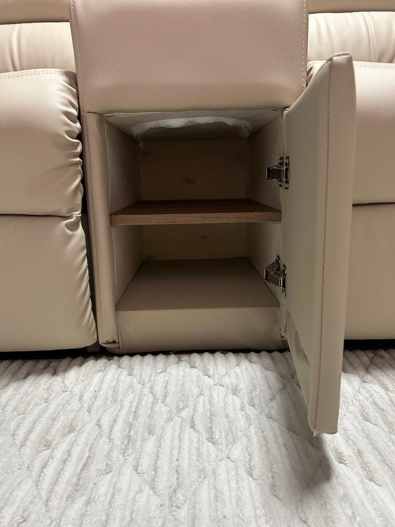 ニトリ電動リクライニングソファNビリーバ(N-Shield)中央コンソール付き