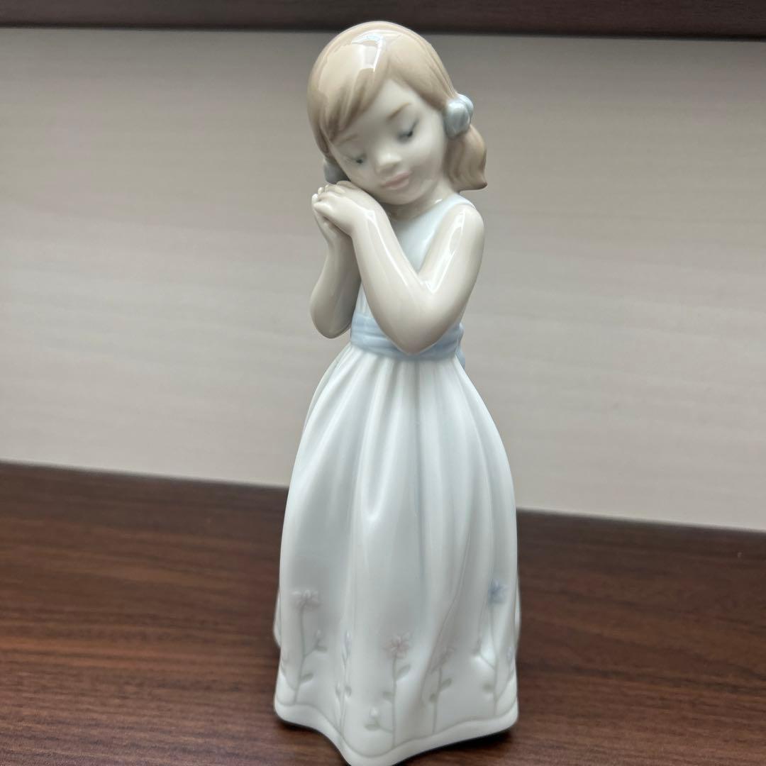 LLADRO リヤドロ　我が家のプリンセス A06973