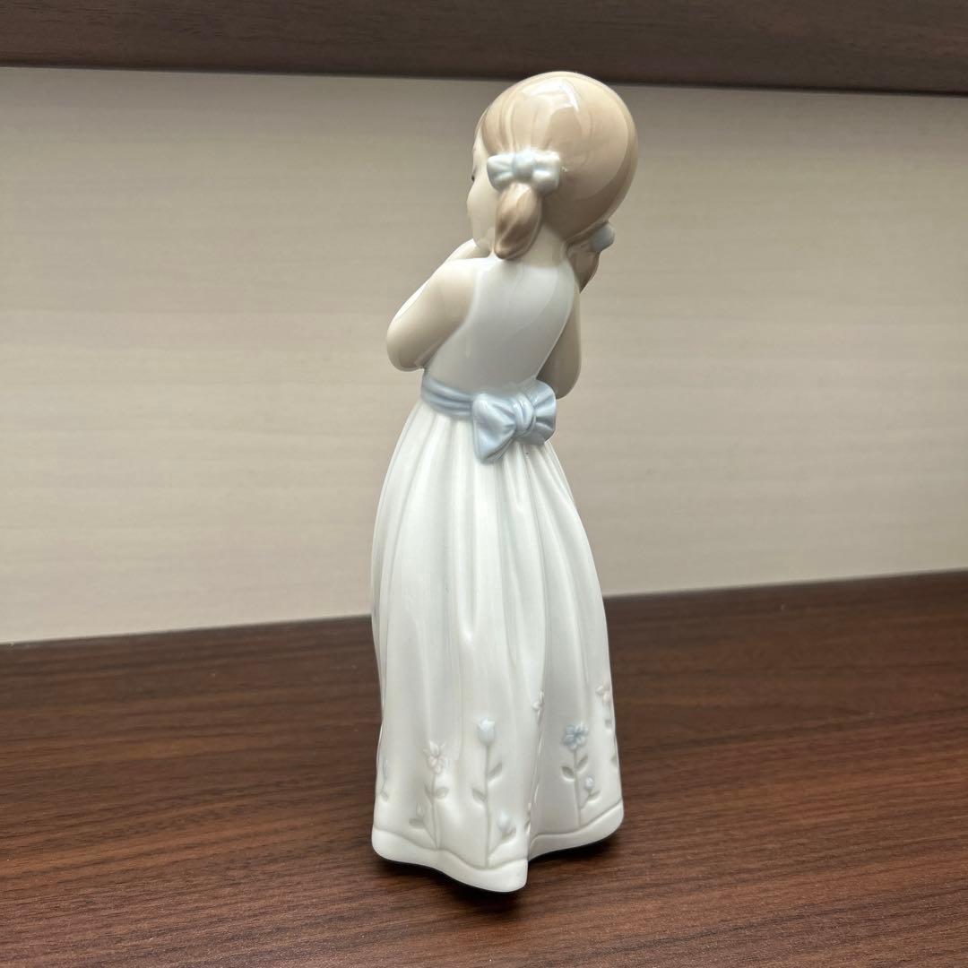 LLADRO リヤドロ　我が家のプリンセス A06973