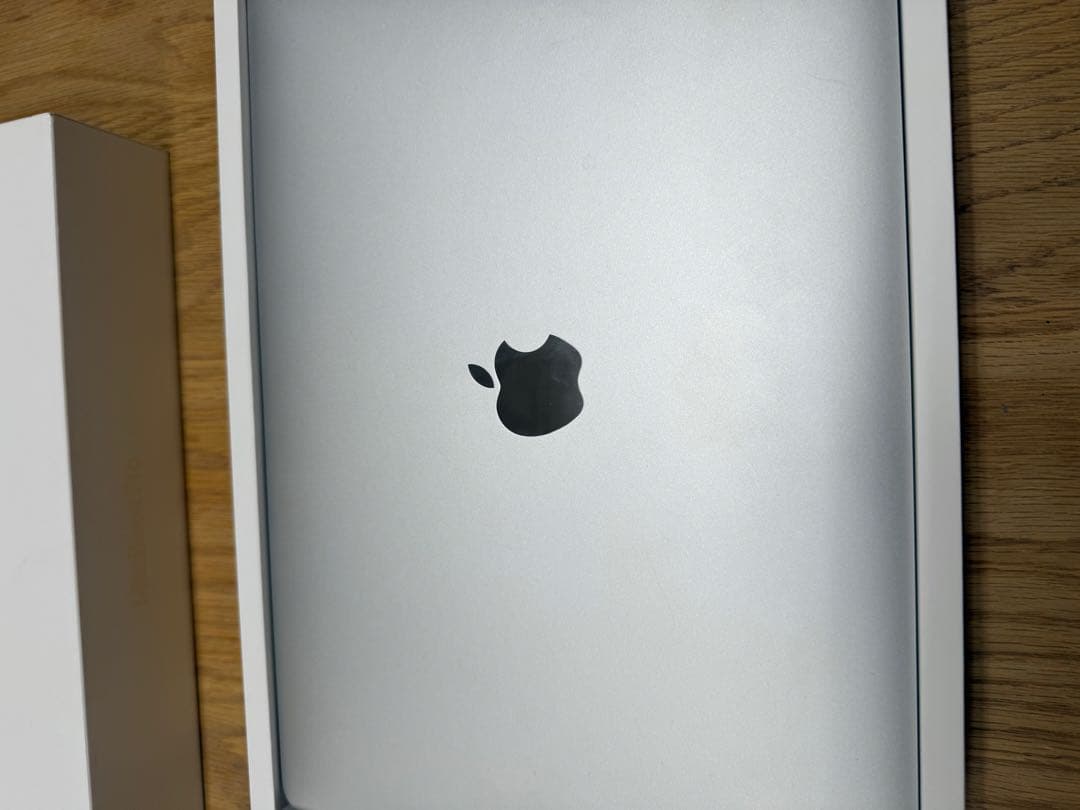 MacBook Pro 13インチ A2289シルバー