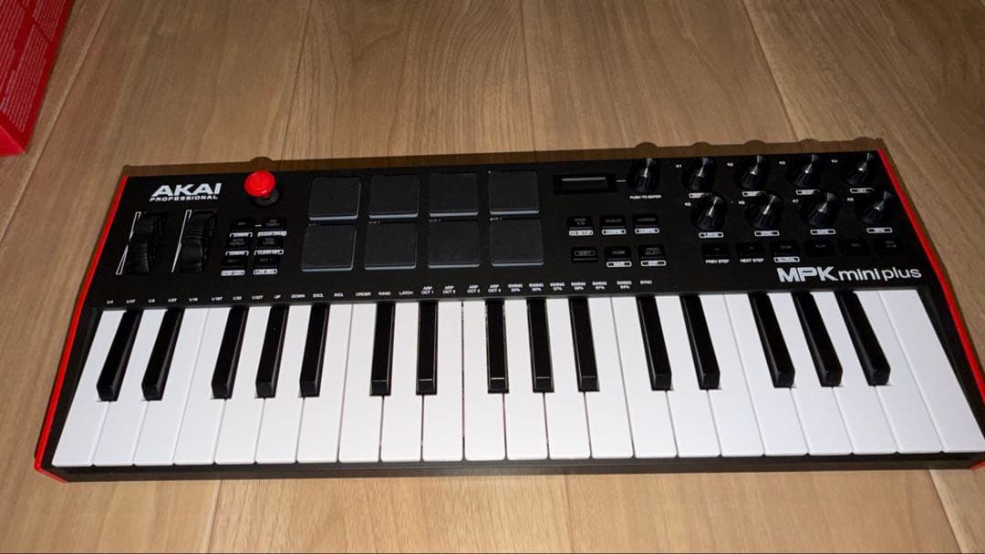 ほぼ新品 AKAI MPK mini Plus 37鍵 2026年1月購入