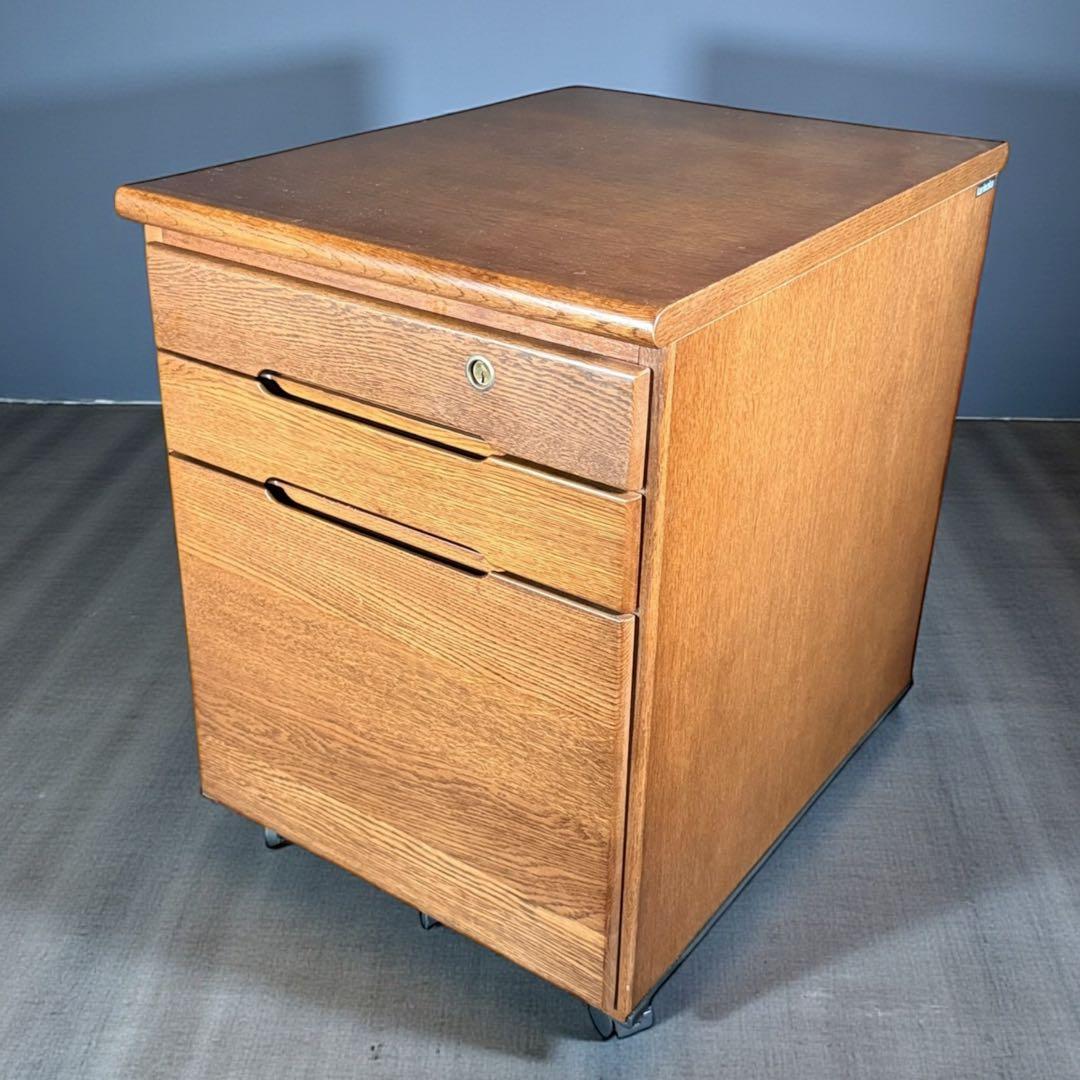 KZ058 カリモク　3段デスクワゴン　鍵付き　キャスター5輪