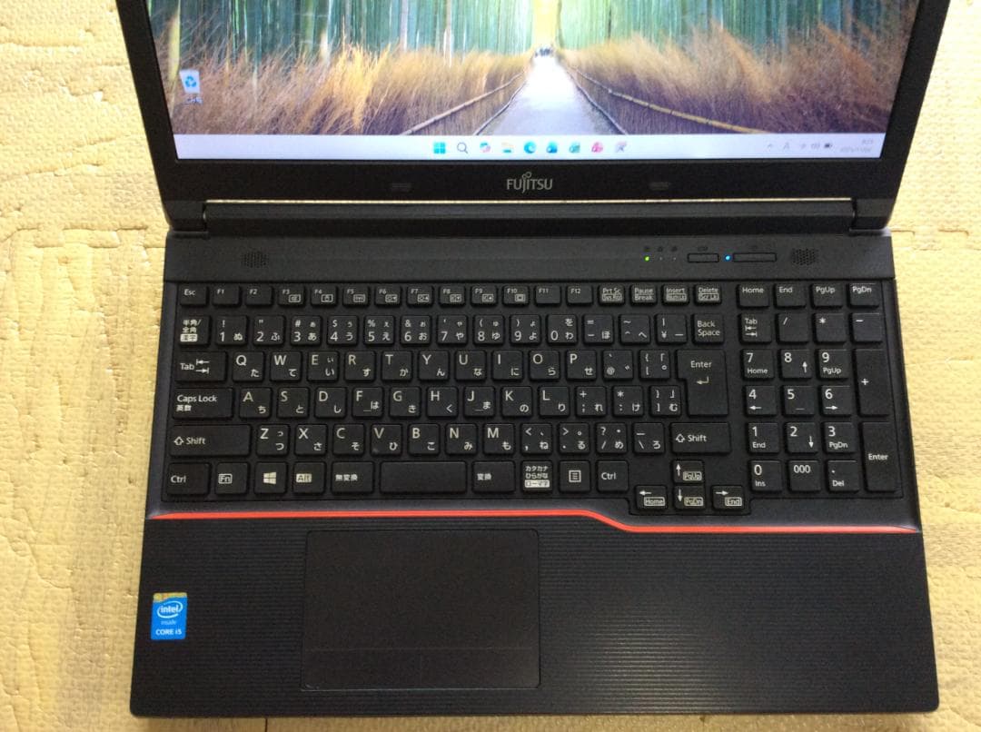 富士通ノートPC　Win11 Corei5 8G SSD240G Office