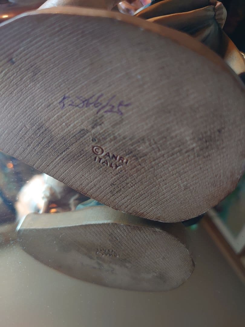 ANRI (アンリ)女の子とアヒル Wood Carving by ANRI