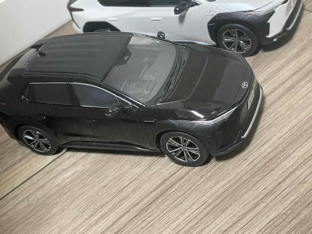 美品 bz4x カラーサンプル ミニカー トヨタ TOYOTA