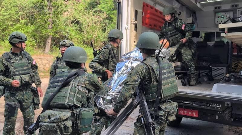 (官品) 台湾陸軍実物弾帯 マガジンポーチセット(グレネード　中華民国)