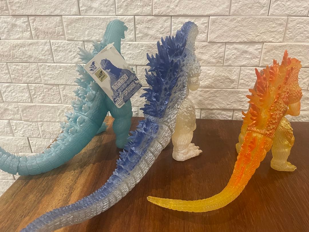 ゴジラ　ソフビ　青　白　赤　三色3体セット