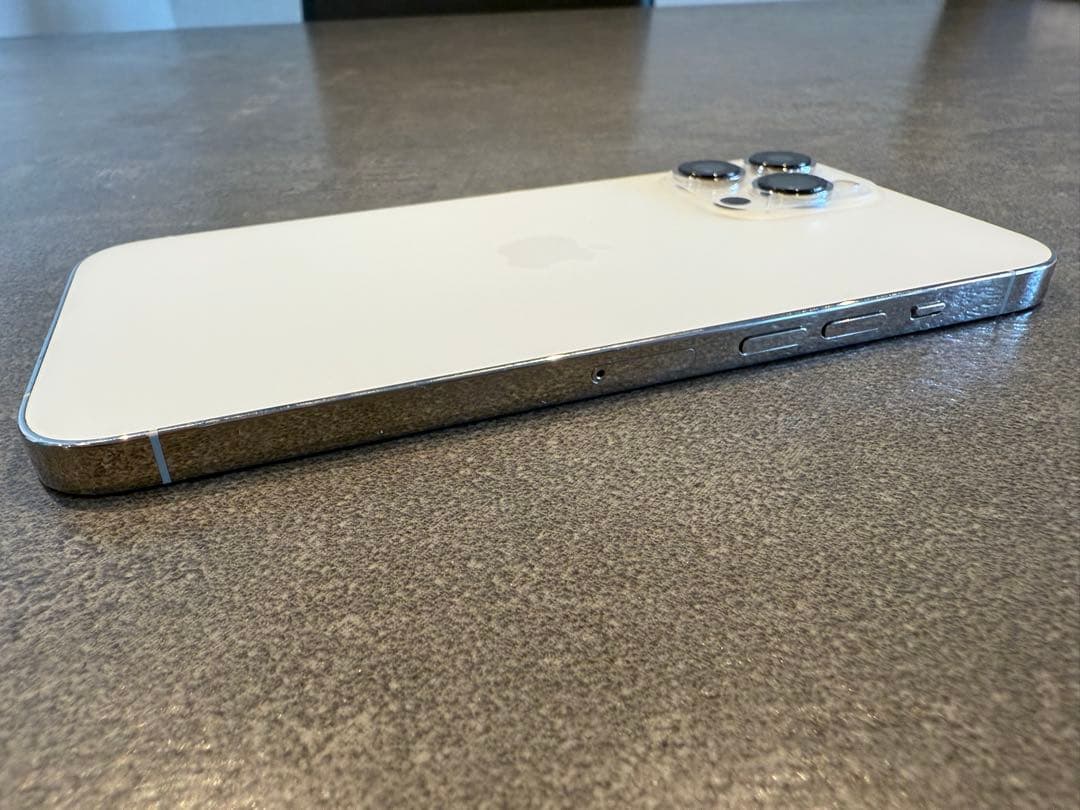 iPhone 13 pro maxホワイト 本体