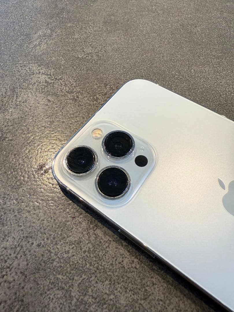 iPhone 13 pro maxホワイト 本体