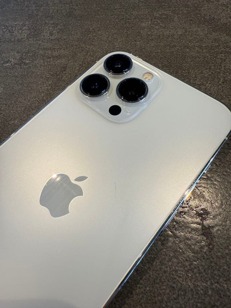 iPhone 13 pro maxホワイト 本体