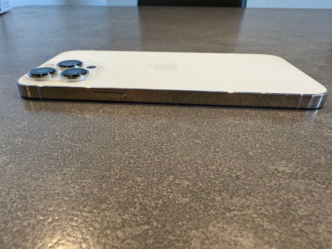 iPhone 13 pro maxホワイト 本体