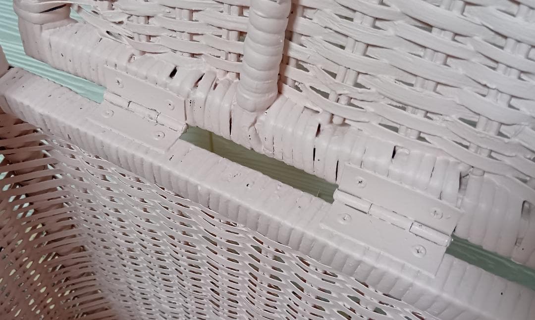 籐・ラタンのネイルピンク色のバスケット