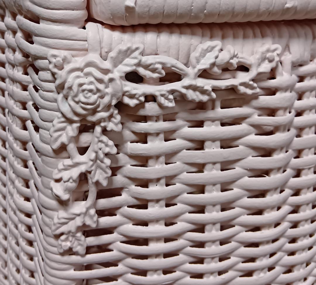 籐・ラタンのネイルピンク色のバスケット