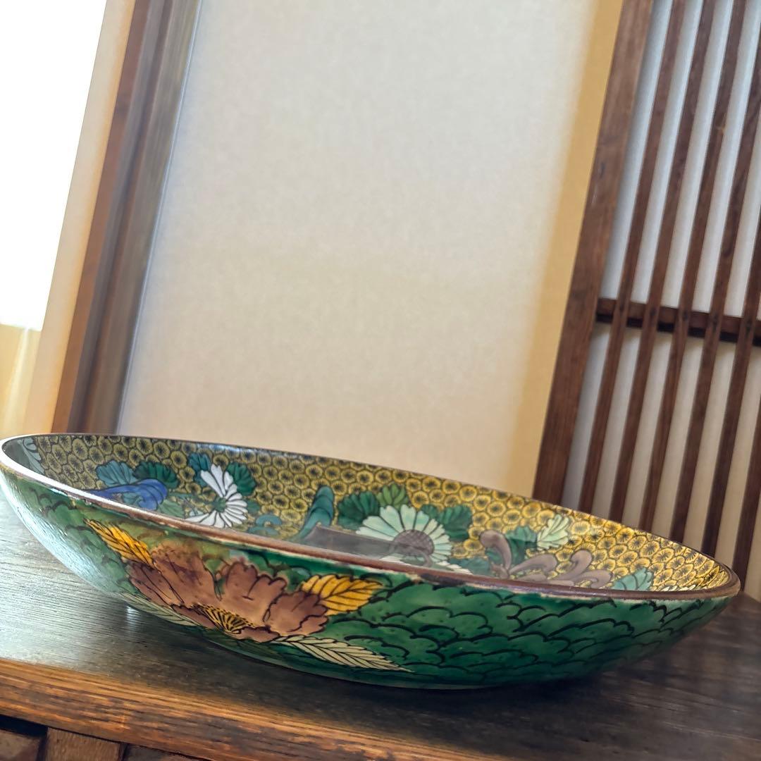 アンティーク九谷焼の大皿　カラフルな菊の絵尽くし