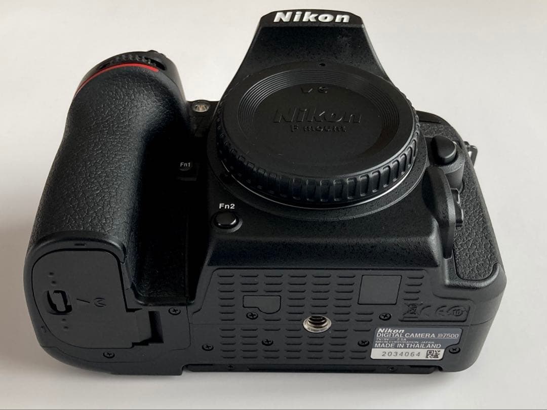 Nikon D7500 ボディ　ニコン本体