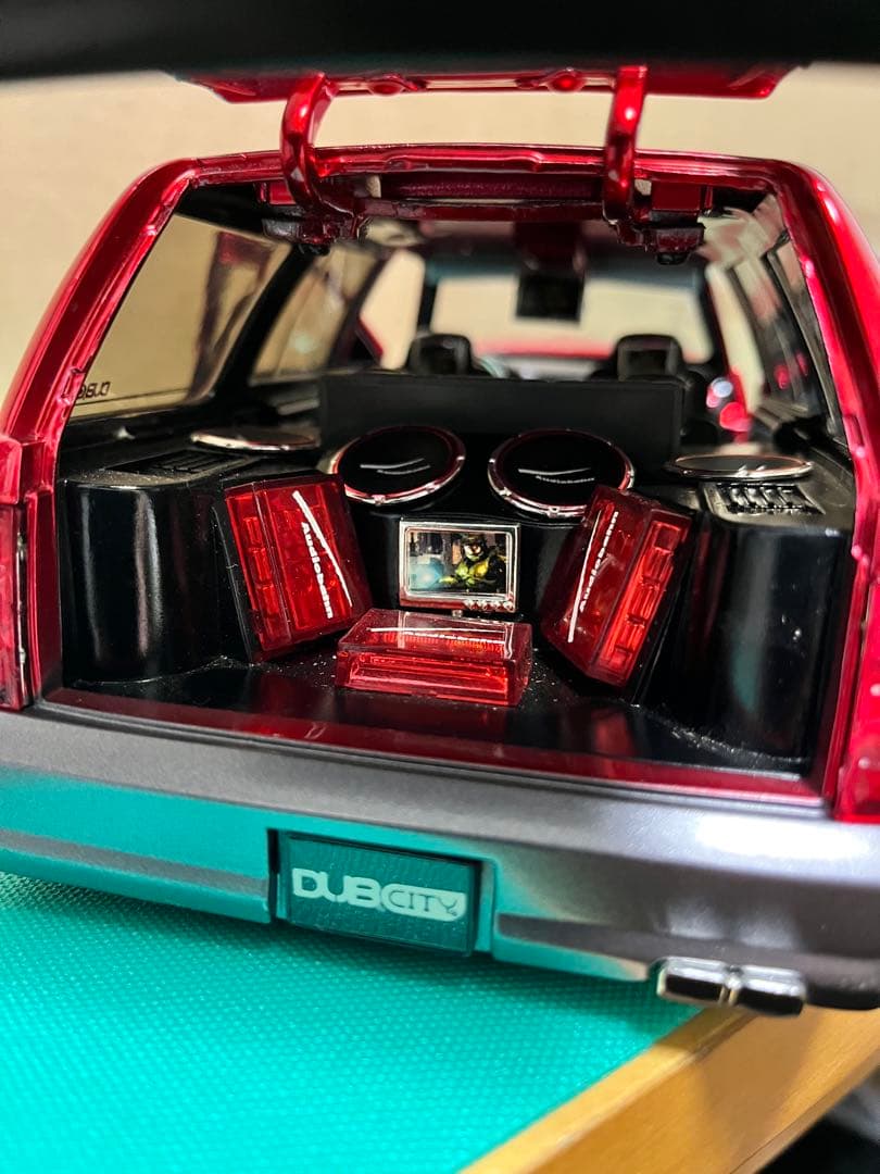 【DUB CITY】FORD EXPEDI TION 1/18