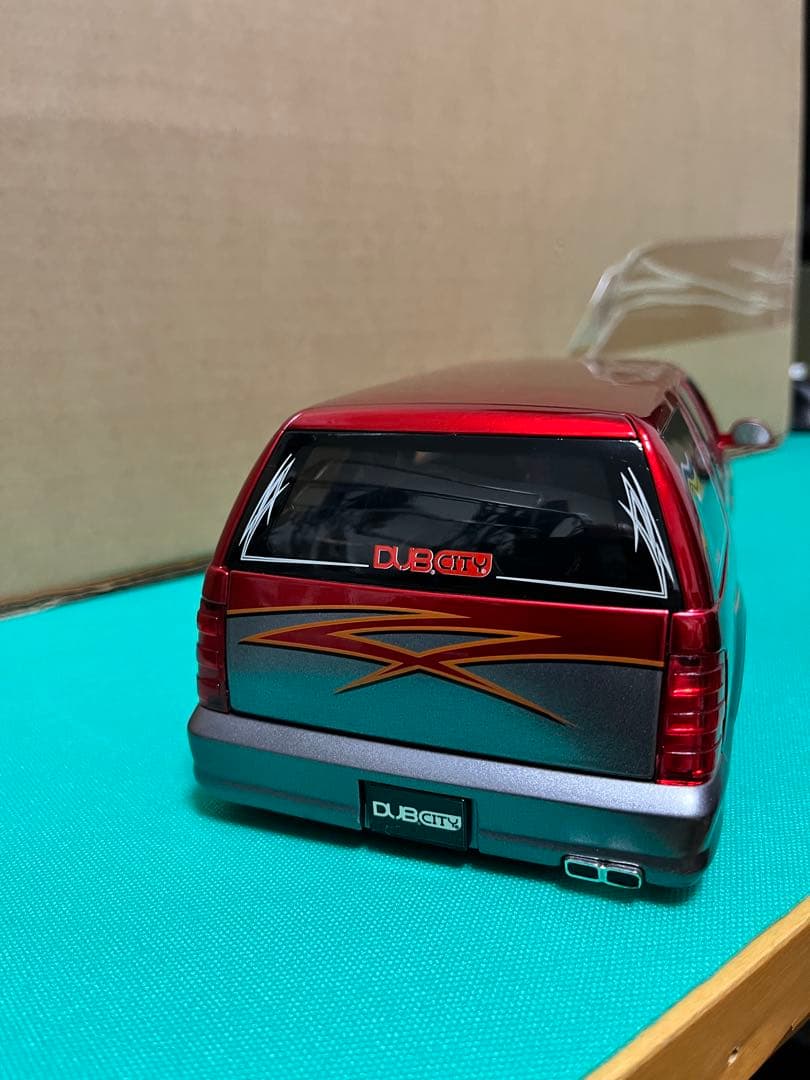 【DUB CITY】FORD EXPEDI TION 1/18