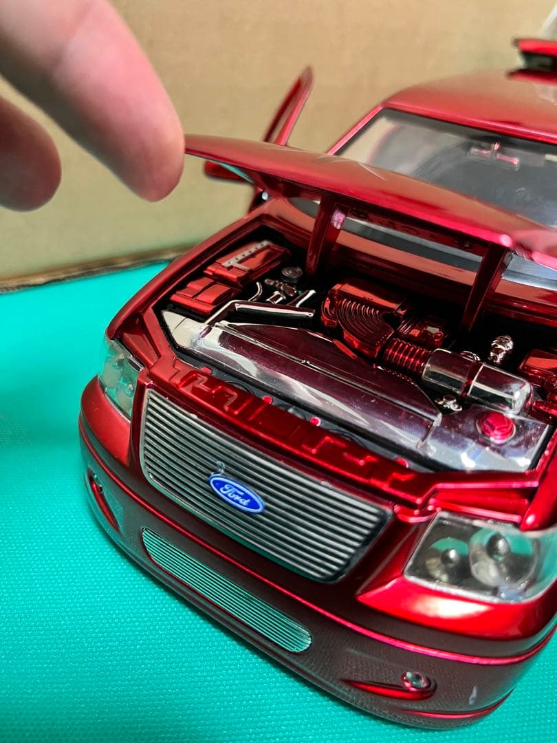 【DUB CITY】FORD EXPEDI TION 1/18