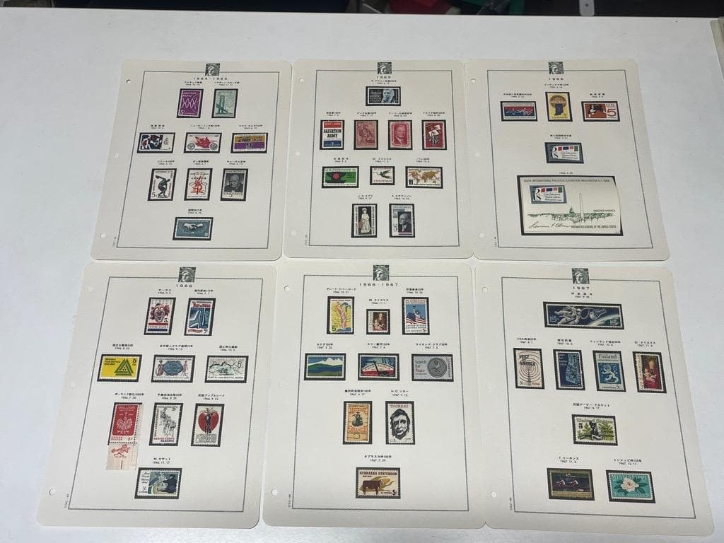 希少　アメリカ記念切手アルバム　未使用切手 1945年～1980年　700枚以上