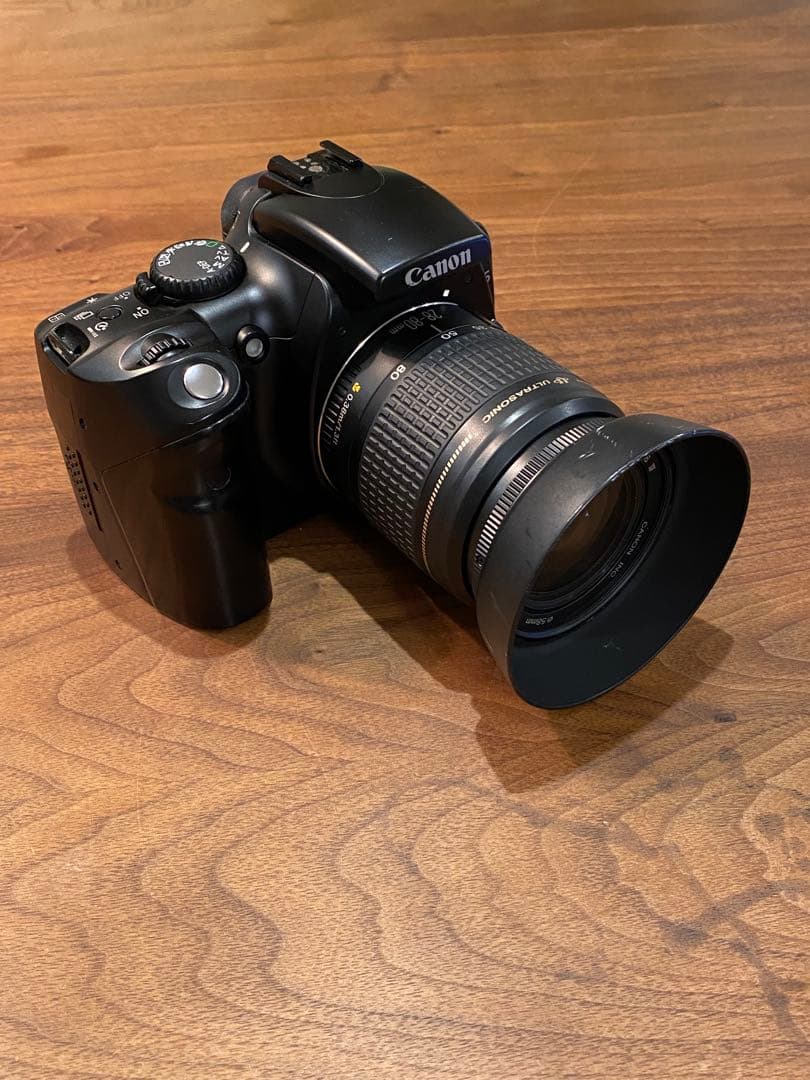 Canon EOS Kiss キスデジタル一眼　初代　黒　美品28-80オマケ付