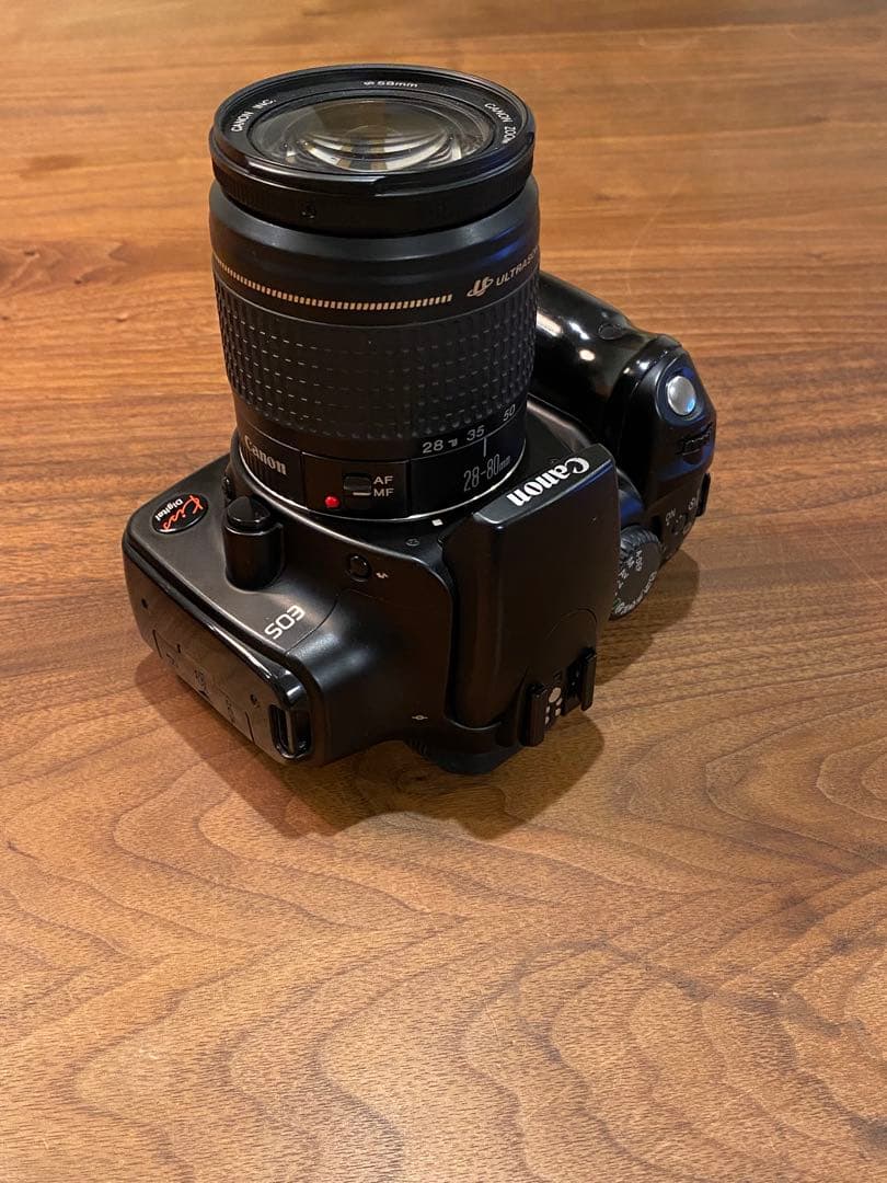 Canon EOS Kiss キスデジタル一眼　初代　黒　美品28-80オマケ付