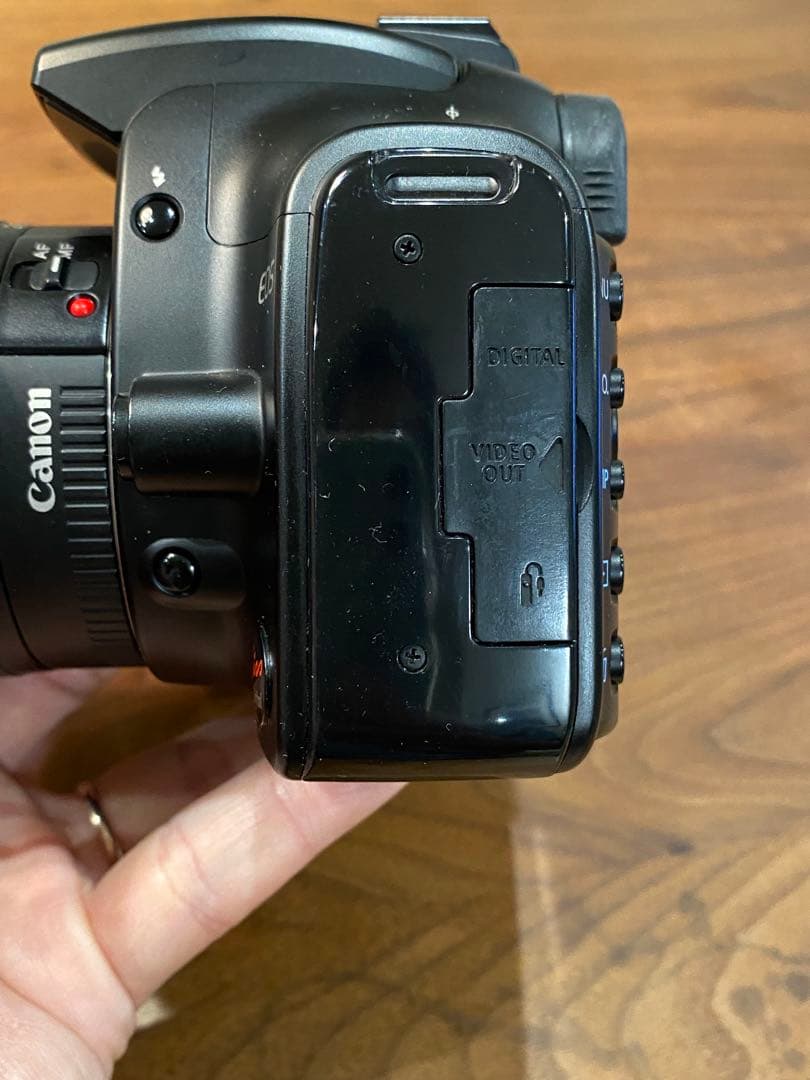 Canon EOS Kiss キスデジタル一眼　初代　黒　美品28-80オマケ付