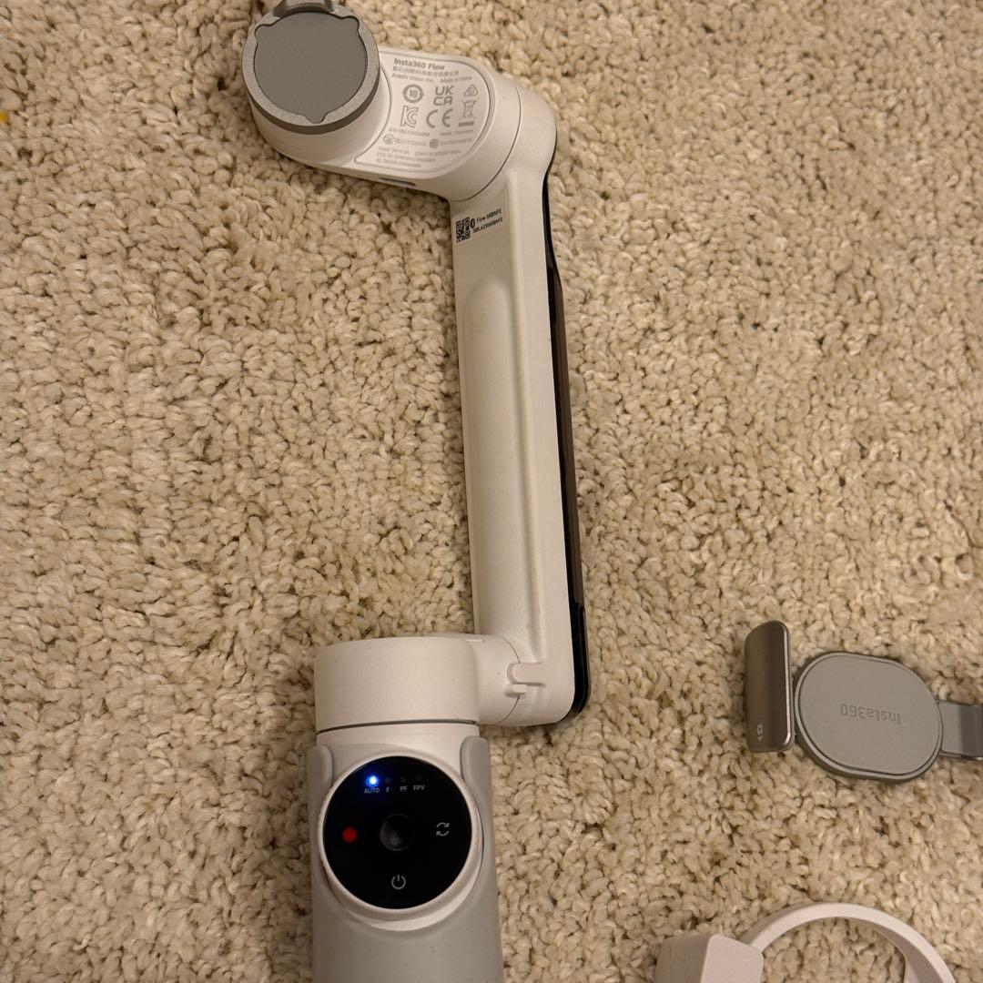Insta360 Flow スマートフォン用スタビライザー