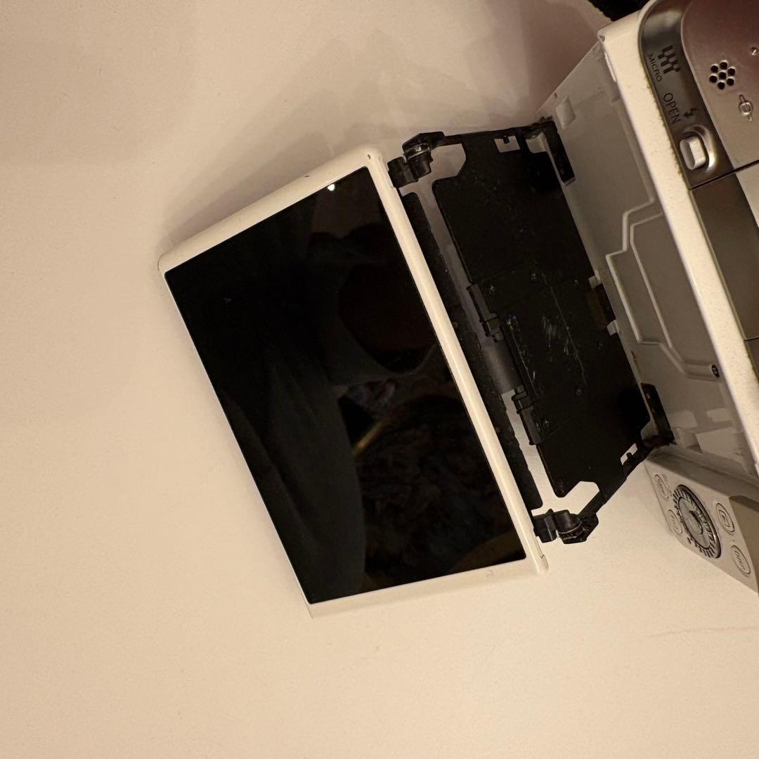 【美品】Panasonic LUMIX DMC-GF6 ホワイト ダブルズーム付