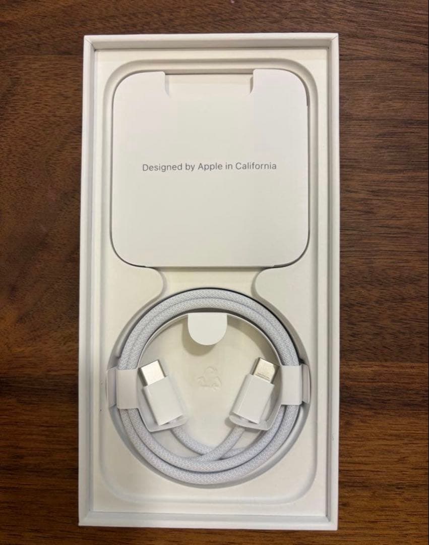 Apple iPhone 15 本体　256 SIMフリー