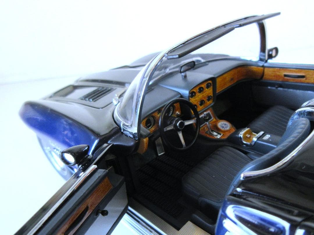 日淘市集さん専用 AUTOart (1/18) コルベット Mako Shark