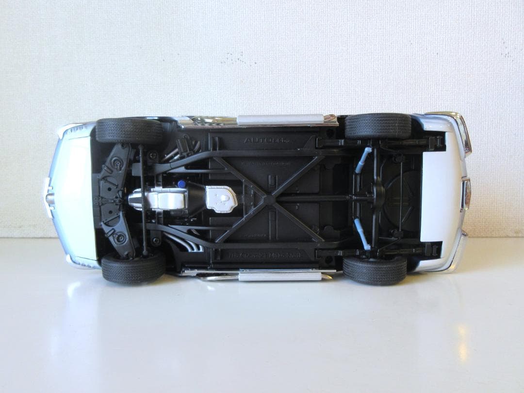 日淘市集さん専用 AUTOart (1/18) コルベット Mako Shark