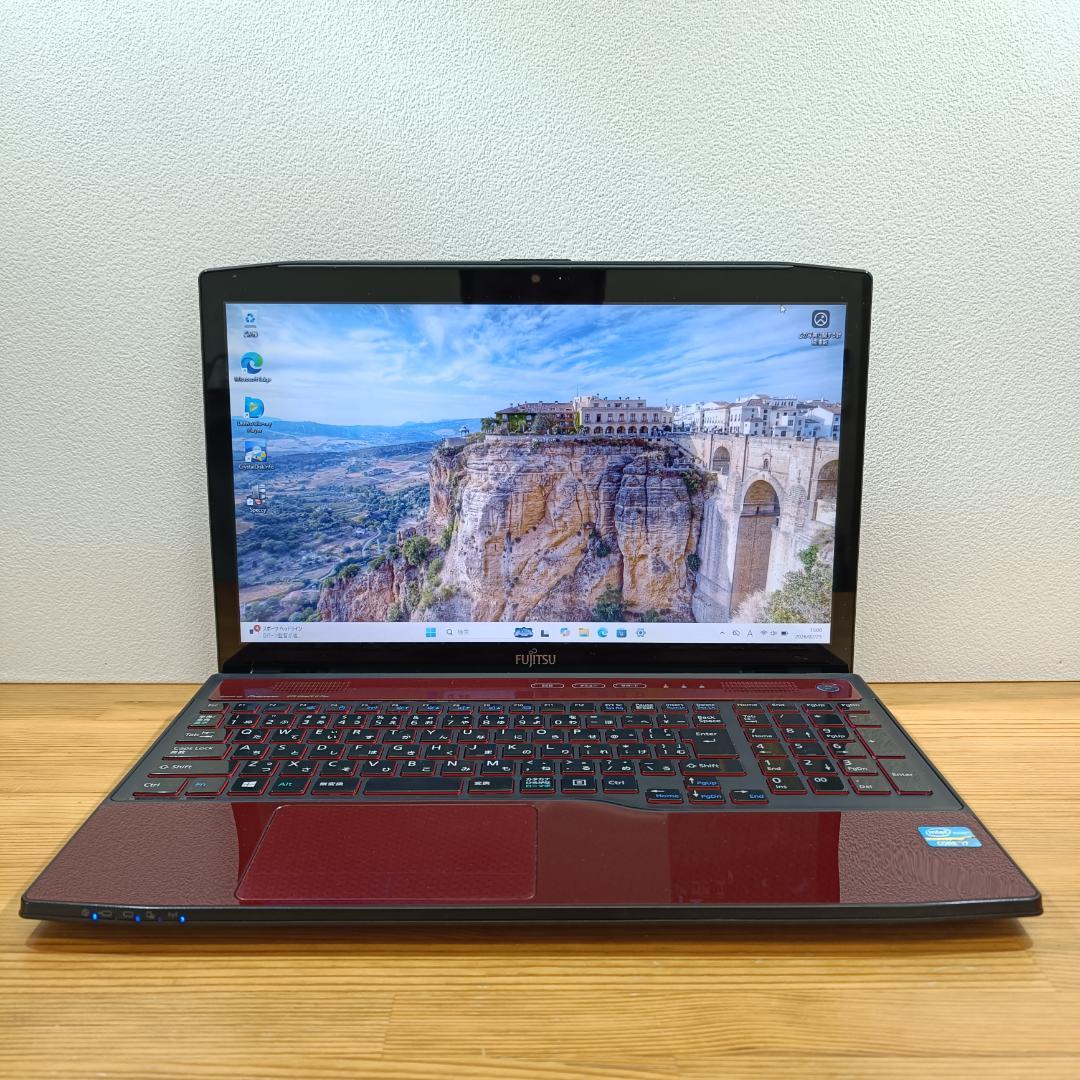 Corei7 SSD メモリ8GB Windows11 ノートPC 富士通 赤