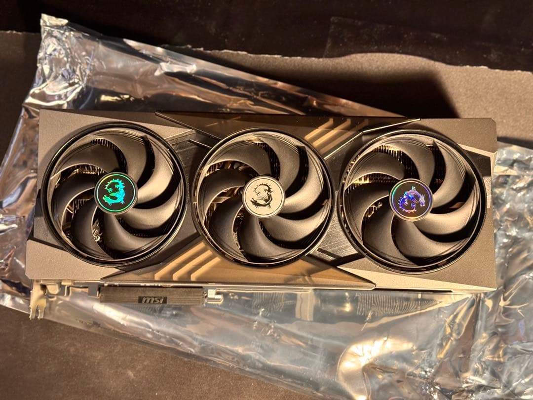 グラフィックボード・グラボ・ビデオカード MSI GeForce RTX5090 Gaming Trio OC