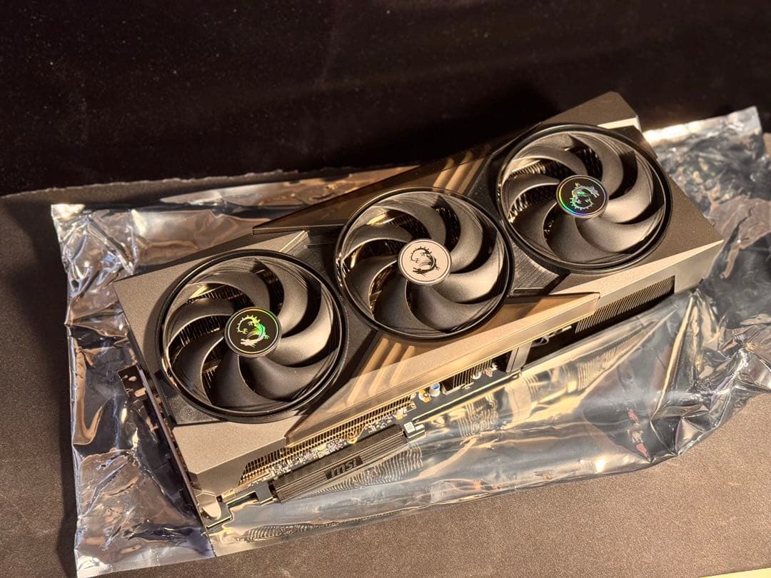 グラフィックボード・グラボ・ビデオカード MSI GeForce RTX5090 Gaming Trio OC