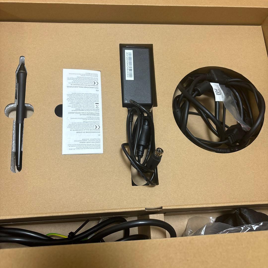 ワコム　Cintiq16 DTK-1660/K1-DA