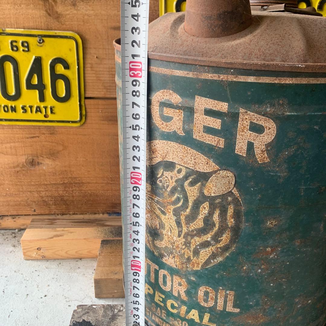 ヴィンテージ　オイル缶　ガレージ