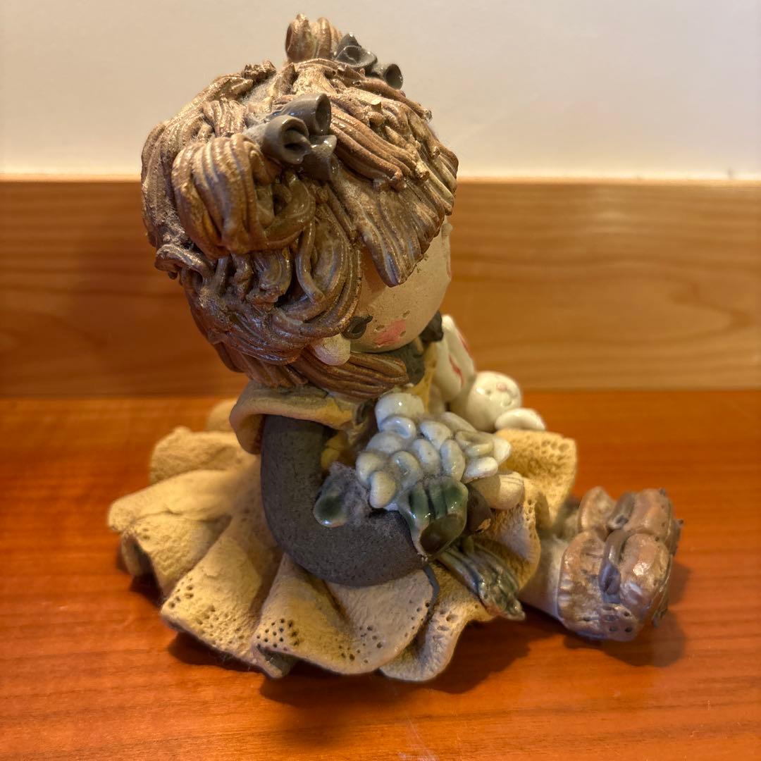 男の子と女の子の陶器人形