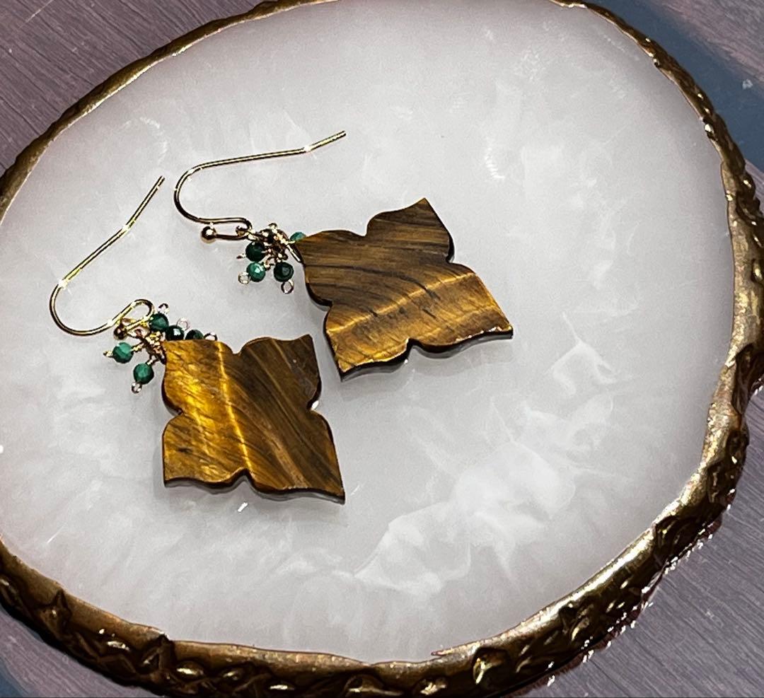 SALEタイガーアイ×MOP×水晶 ダブルフラワートリプレットピアス